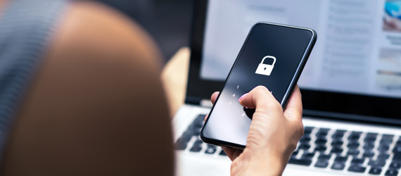 Co to jest phishing i jak dbać o cyberbezpieczeństwo? Poznaj, jak się bronić przed atakiem internetowym, wirusami i hakerami na blogu INEA Biznes.