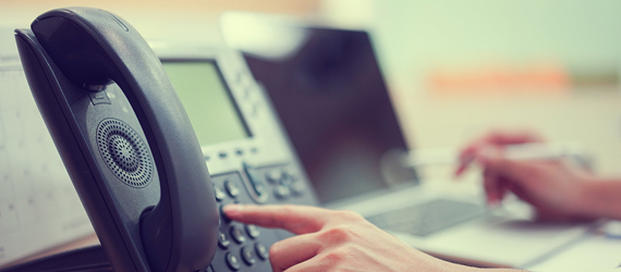 Co to jest technologia VoIP i jak wykorzystać ją w firmie?